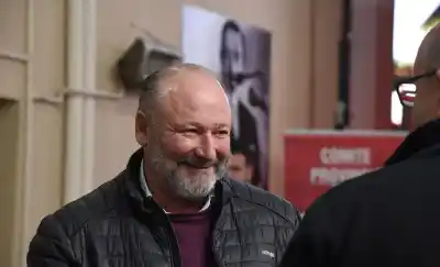 Votó en contra, pero un guiño suyo destrabó una sesión que golpea el bolsillo de miles