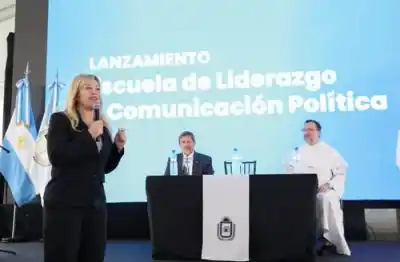 Lanzan escuela para formar a los futuros líderes políticos con un programa que incluye becas completas