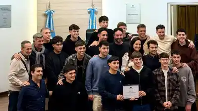 Regatas Rosario tocó el cielo en el futsal y el Concejo no lo dejó pasar