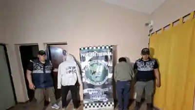 Perseguían el rastro de una vaca robada y terminaron deteniendo a dos de la misma familia