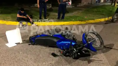Choque entre auto y moto en intersección bandeña: el detalle que cambió todo