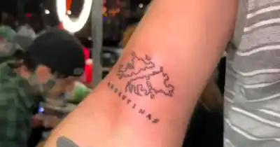Una noche de tatuajes y música que marcó a toda una generación en el corazón de la ciudad