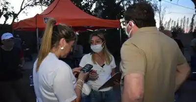 El fuego arrasó Médano de Oro y Santa Lucía: la asistencia que llega casa por casa