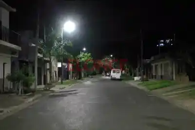 El barrio de Paraná que pasó de la oscuridad total a tener 325 luces LED