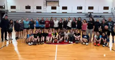 20 apellidos, un solo objetivo: las chicas de Santa Cruz que sueñan con Valdivia