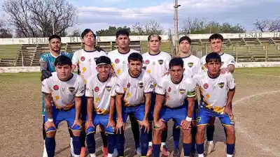 Tres canchas, cuatro zonas y un partido pendiente: la fecha que se estira hasta el miércoles