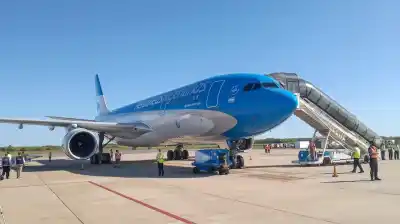 Un vuelo a Madrid volvió a Ezeiza de emergencia y los vecinos escucharon explosiones