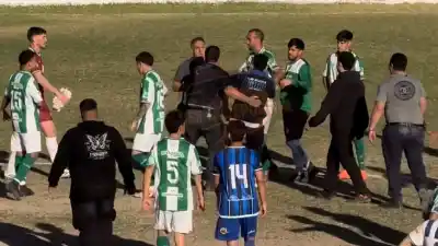 Cinco suspensiones para una tarde de golpes: el fallo que dejó caliente a San Juan