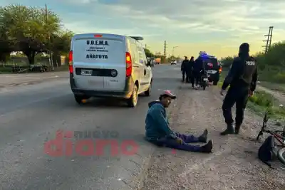 Pedaleaba a las 5.30 hacia el trabajo y terminó en el hospital: nadie vio quién lo embistió