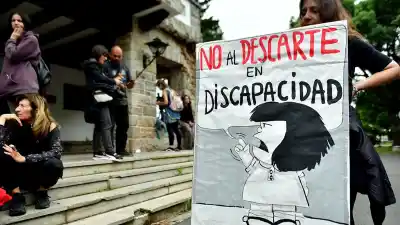 Presentaciones por día y 440 causas: el problema de discapacidad que complica al Gobierno en Córdoba
