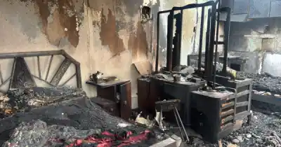 Las llamas cruzaron un kilómetro hasta el barrio: una casa destruida y vecinos que ya habían advertido