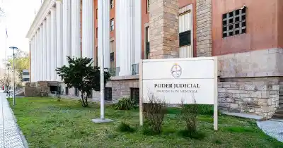 Mendoza firmó el aumento para judiciales sin el gremio: el detalle que nadie esperaba
