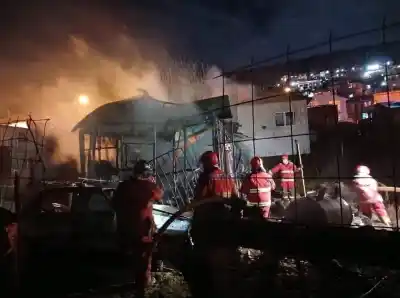 Se les incendió la casa en la zona alta de Ushuaia y lo que pasó después los obligó a salir corriendo