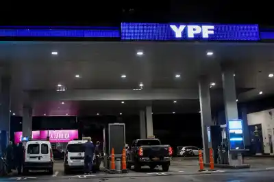 Una petrolera toma una decisión inesperada mientras el barril se dispara