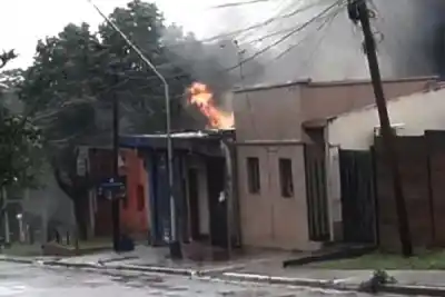 Dos heridos por una explosión en un lugar donde recargaban gas de forma ilegal