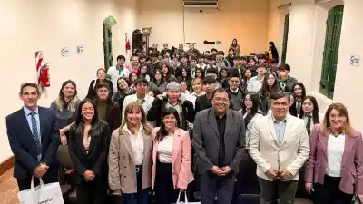 Alumnos del Cané se sentaron frente a un juez: qué les explicó sobre la ley penal juvenil