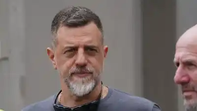 Kravetz abre su propia escuela de defensa personal en Lanús y sacude la política del distrito
