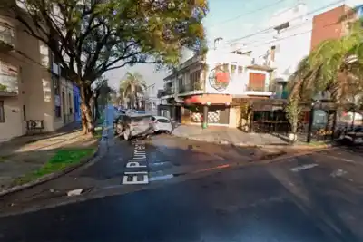 Un bar de Paraná: el dueño lo esperó en la puerta y lo que pasó después lo dejó sin palabras