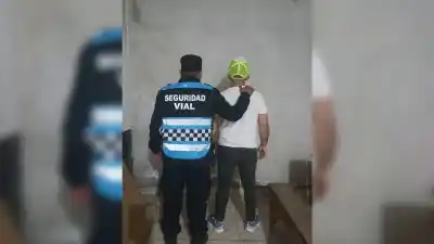 Iba tranquilo por la Ruta 9, pero un control de rutina lo delató: lo que apareció en el sistema
