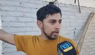 Lo llamó para avisar del fuego, no le contestaron y ya lo tenía en el fondo de su casa