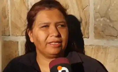 La historia de Cesia: no vidente, escolta de la bandera y con un sueño que su mamá no piensa dejar en pausa