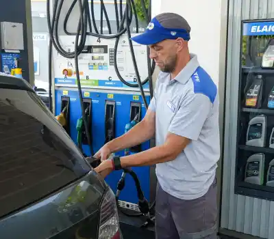 YPF anuncia una medida inesperada que podría cambiar lo que pagas en la estación de servicio