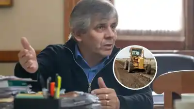 Britos les pasó las máquinas y el 70% de la tasa vial: "El director lo ponés vos"
