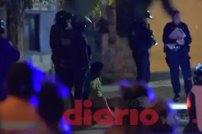 Vecinos lo vieron merodear las casas de Añatuya y llamaron a la Policía: lo que le encontraron encima lo complicó