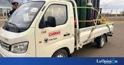 El camión que circulaba por Santa Cruz escondía una carga que nadie podía creer