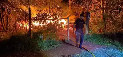 Discutió con su expareja, esperó la madrugada y la casa terminó en llamas: ahora firmó su condena