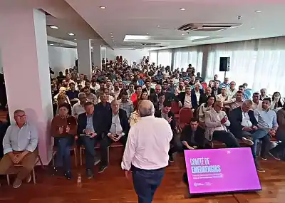 Se sentaron 47 intendentes en Sáenz Peña, pero la mitad faltó con un dato clave