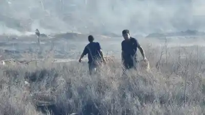 El Zonda convirtió el fuego en una trampa: las ráfagas llevaron las llamas directo a las casas