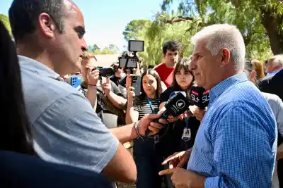 El gobernador destrabó una obra que se había quedado sin plata y sin terreno