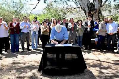 Cortaderas esperó años por esta escuela técnica: el día que Poggi firmó y todo cambió