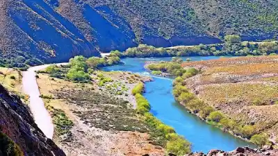 El rincón de Neuquén donde las rocas guardan pinturas milenarias y casi nadie conoce