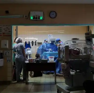 Un bebé nació con un problema que ponía en riesgo su vida: la decisión que tomaron en Bariloche