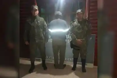 Entraron a allanar una casa en Corrientes y se toparon con lo que había en el fondo