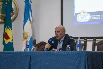 El sindicalista que eligió el Día del Empleado de Comercio para lanzar una advertencia que incomoda