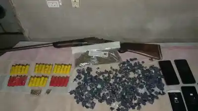 Fue a pagar la droga con cosas de sus viejos y terminó detenido, pero no él