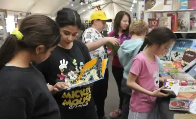 La Feria del Libro abre talleres gratuitos: hay uno que se dicta con el celular en la mano