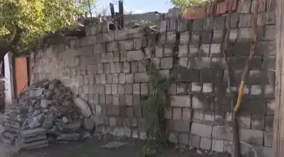 Vecinos vieron humo y salieron corriendo: lo que encontraron en la cocina de la casa