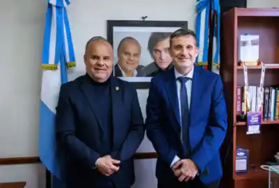El rector de la Uader se reunió con el jefe libertario y acordaron dos inesperadas capacitaciones