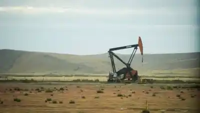 Torres defendió a las petroleras en la cuenca y apuntó contra un sector que "avaló el desfinanciamiento"