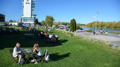 El bus que recorre el país desde Estados Unidos llega a Neuquén y abre sus puertas al público