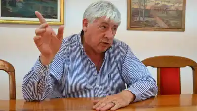 Cortés les frenó el pase a planta a 400 municipales y ahora todo depende de 8 votos
