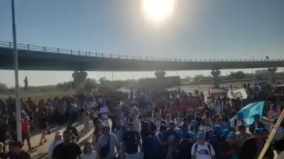 Más de mil jóvenes ya caminan por Santiago: el pedido que sorprendió a todos