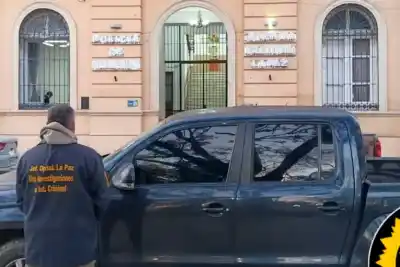 Le reclamaron plata a un amigo y le robaron el celular: cinco detenidos