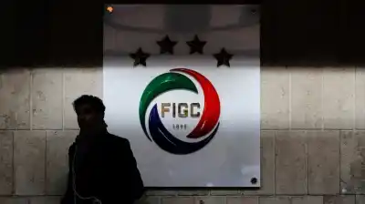 Una renuncia que sacude el fútbol italiano: el presidente de la FIGC da un paso al costado