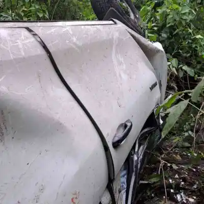 VIDEO| Una Camioneta cayó al vacío en la Ruta 307