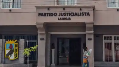 El PJ de La Rioja selló la unidad y aparecieron tres exgobernadores en el mismo barco